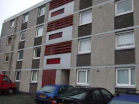 3 bedroom Flat to rent